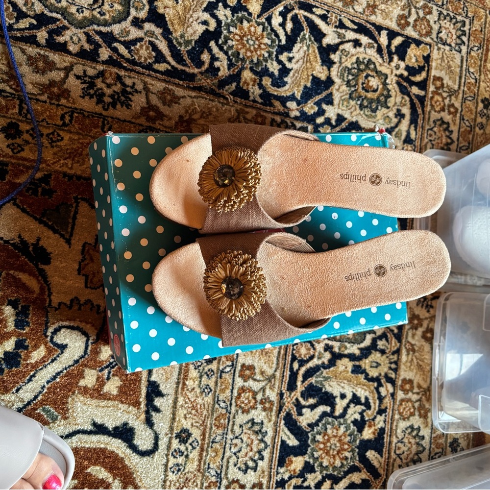 NIB Lindsay Phillips Gold Embellished Sandals, size 9